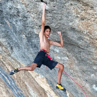 Josef Šindel, 17 ans, a répété la légendaire Action Directe (9a) dans le Frankenjura allemand