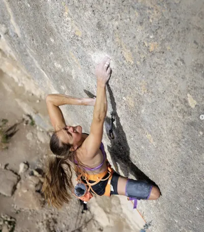 Eva Hammelmüller a redpointé « Crise de Panique » (8c+) en Suisse