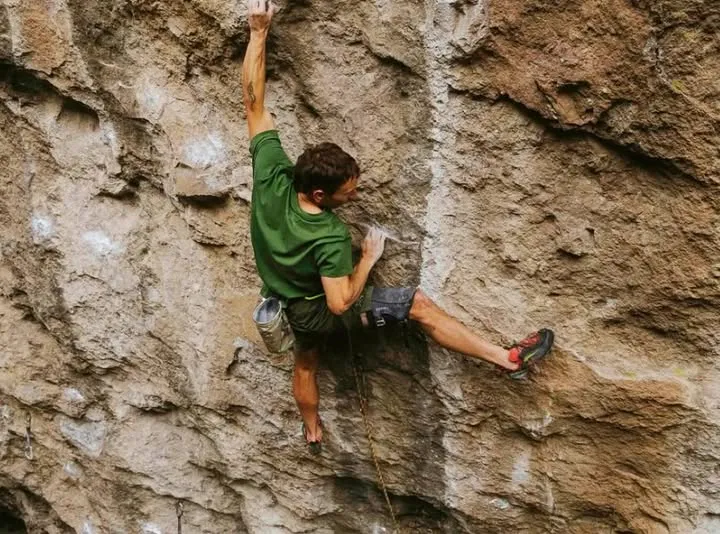 Jonathan Siegrist zvládl za jeden týden čtyři cesty obtížnosti 5.14+!