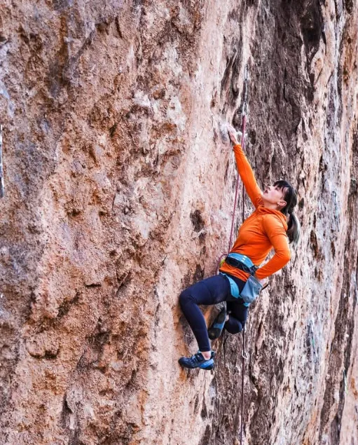 Jenya Kazbekova zdolala cestu Necessary Evil (8c+/5.14c).