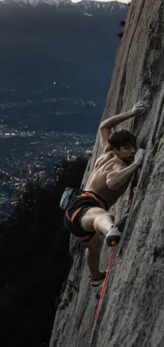 Gianluca Vighetti gravit Niobe (9a) et Lapsus (9a+)